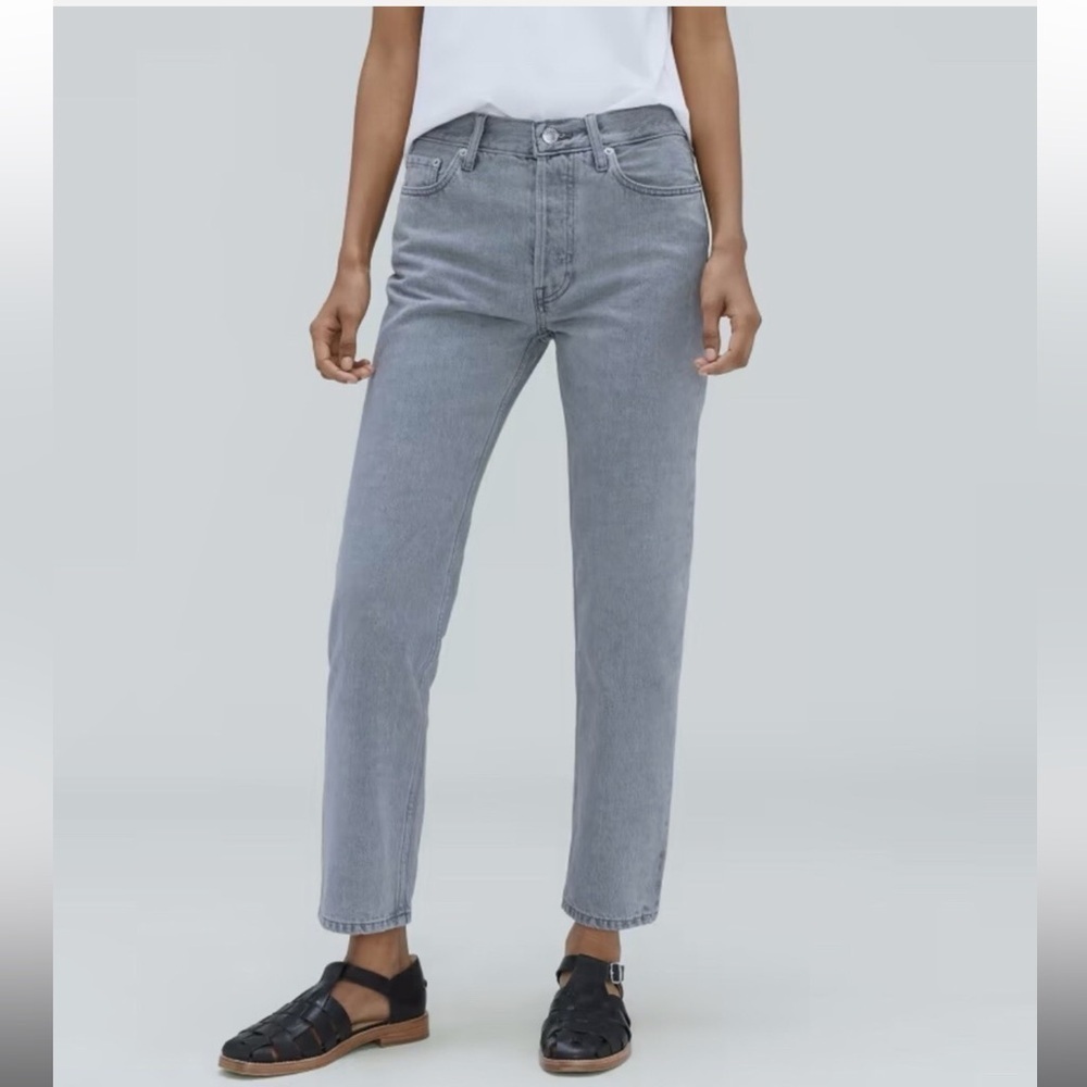 👖 Everlane The ’90s Cheeky Jean in Washed Black
Size 26 Crop Excellent Condition